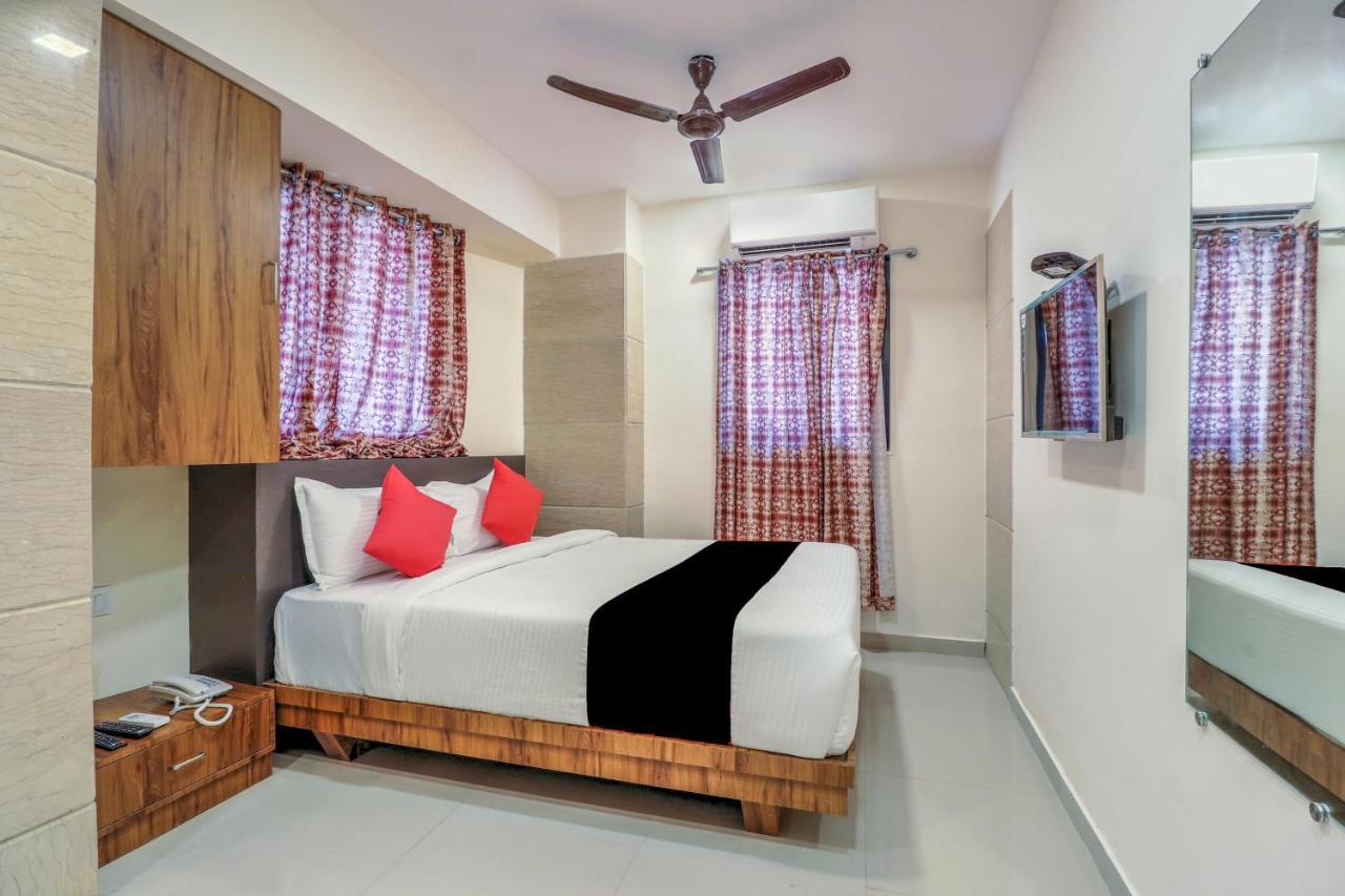 Hotel Crystal Inn Mumbai  Buitenkant foto