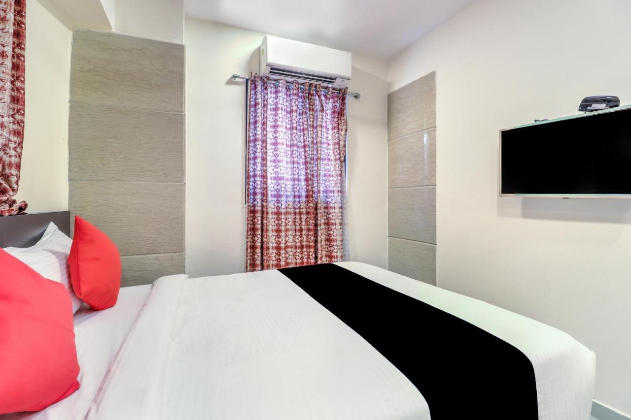 Hotel Crystal Inn Mumbai  Buitenkant foto