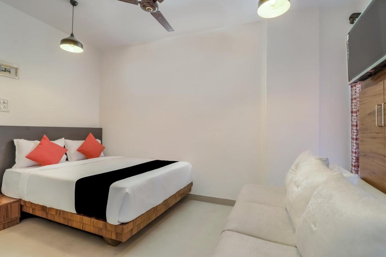 Hotel Crystal Inn Mumbai  Buitenkant foto