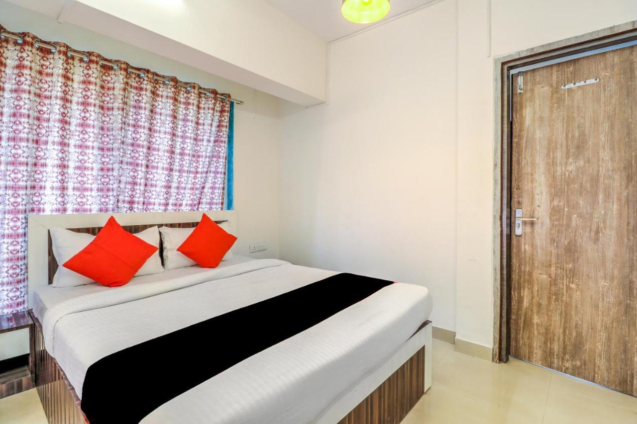 Hotel Crystal Inn Mumbai  Buitenkant foto