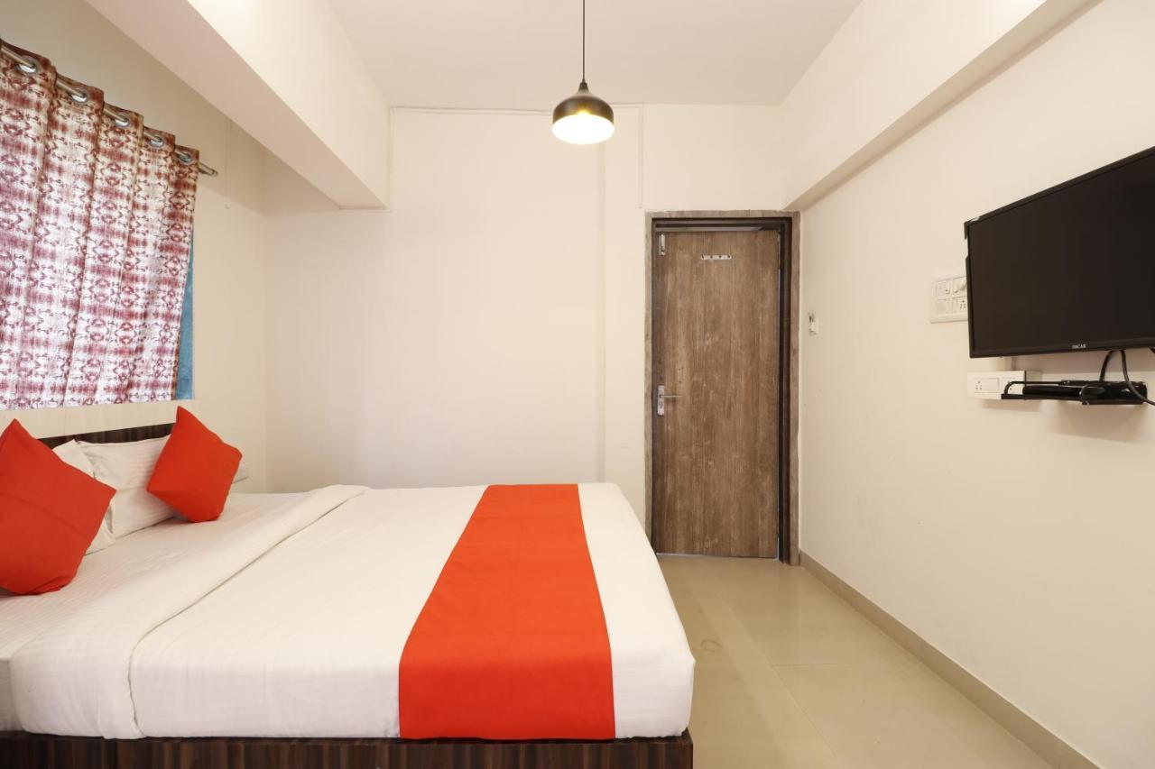 Hotel Crystal Inn Mumbai  Buitenkant foto
